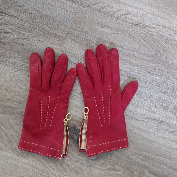 Burberry Cherry Red Gloves , Size 7 - Picture 9 of 9